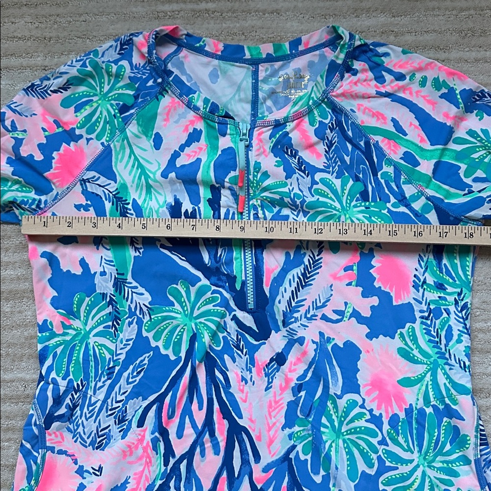 EUC Lilly Pulitzer Delaynee Meryl Luxletic Top Half Zip Jet Stream Size Medium - Picture 13 of 16